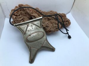 Énorme Touareg Gri Gri cuivre et argent amulette TSCHEROT Talisman, Niger