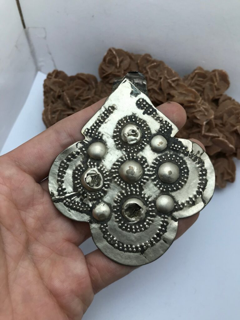 Broche Ethnique Berbère En Argent - Occasion, Pièce Unique, Bijou Artisanal