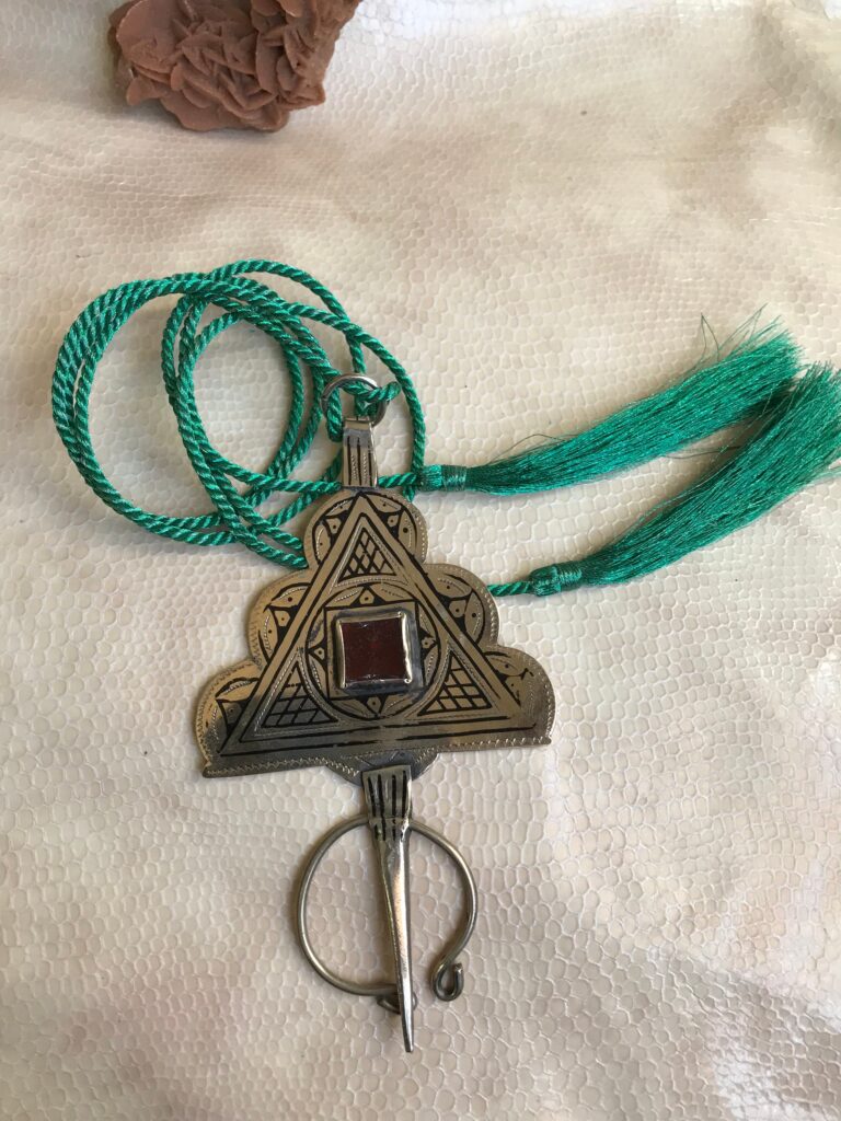 Pendentif Ethnique Argent Massif Et Turquoise - Bijou Kabyle Berbère Touareg Vintage XIXe Siècle