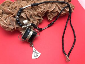 Collier Touareg, Onyx noir et argent, bijoux Bédouins, Amulette de Protection, bijoux Touareg, bijoux nigérian, déclaration, berbère