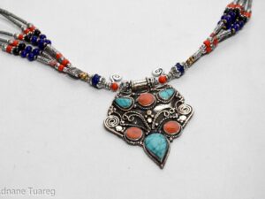 collier turquoise népalais vintage, collier de corail tsigane tibétain, bijoux tribaux ethniques berbères