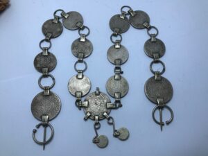 Fibule marocaine | Pièces de monnaie authentiques | Bijoux berbère | Broche tribal | Bijou | Pièces de collection