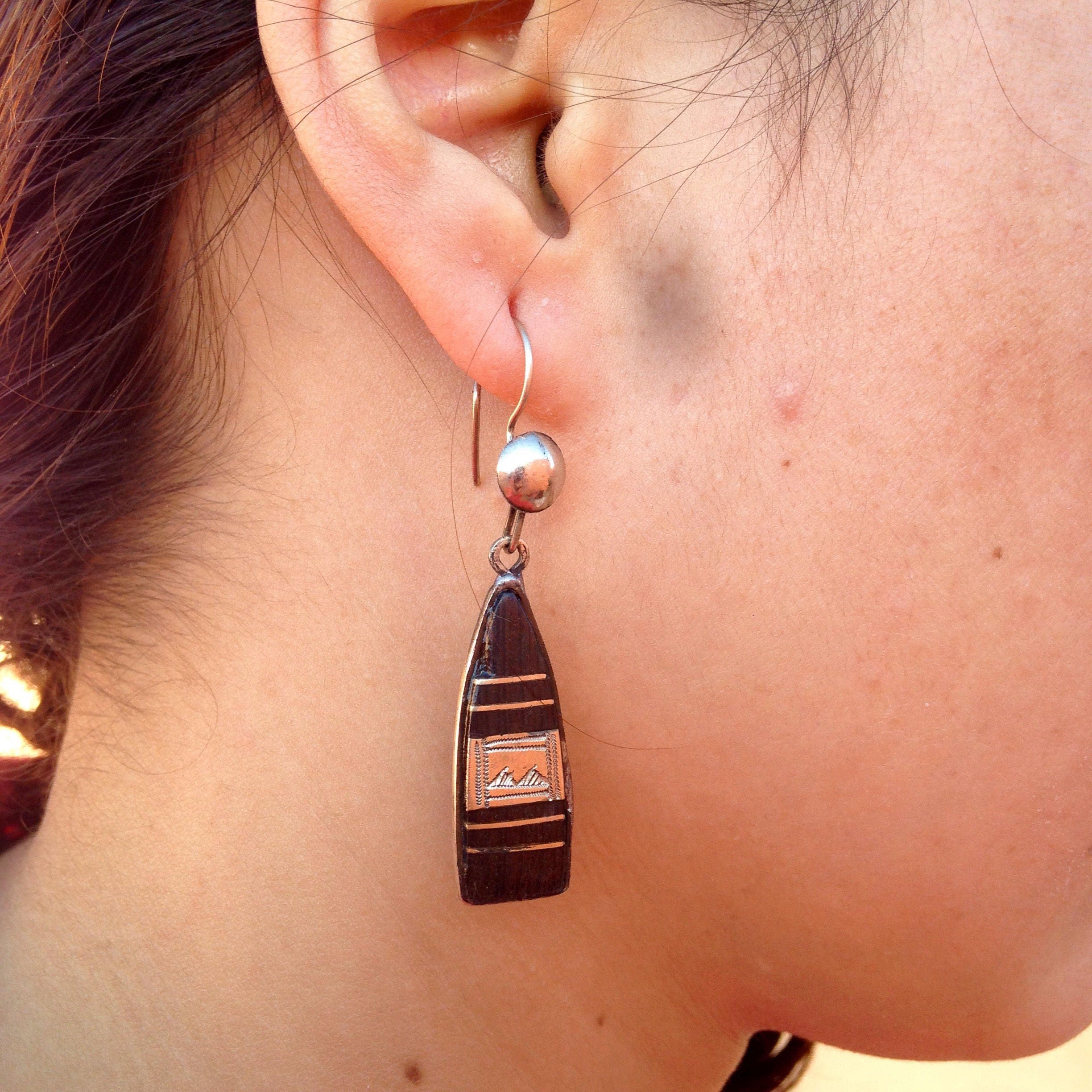 Boucles d'oreille touareg tribu . Fait a la main ébène