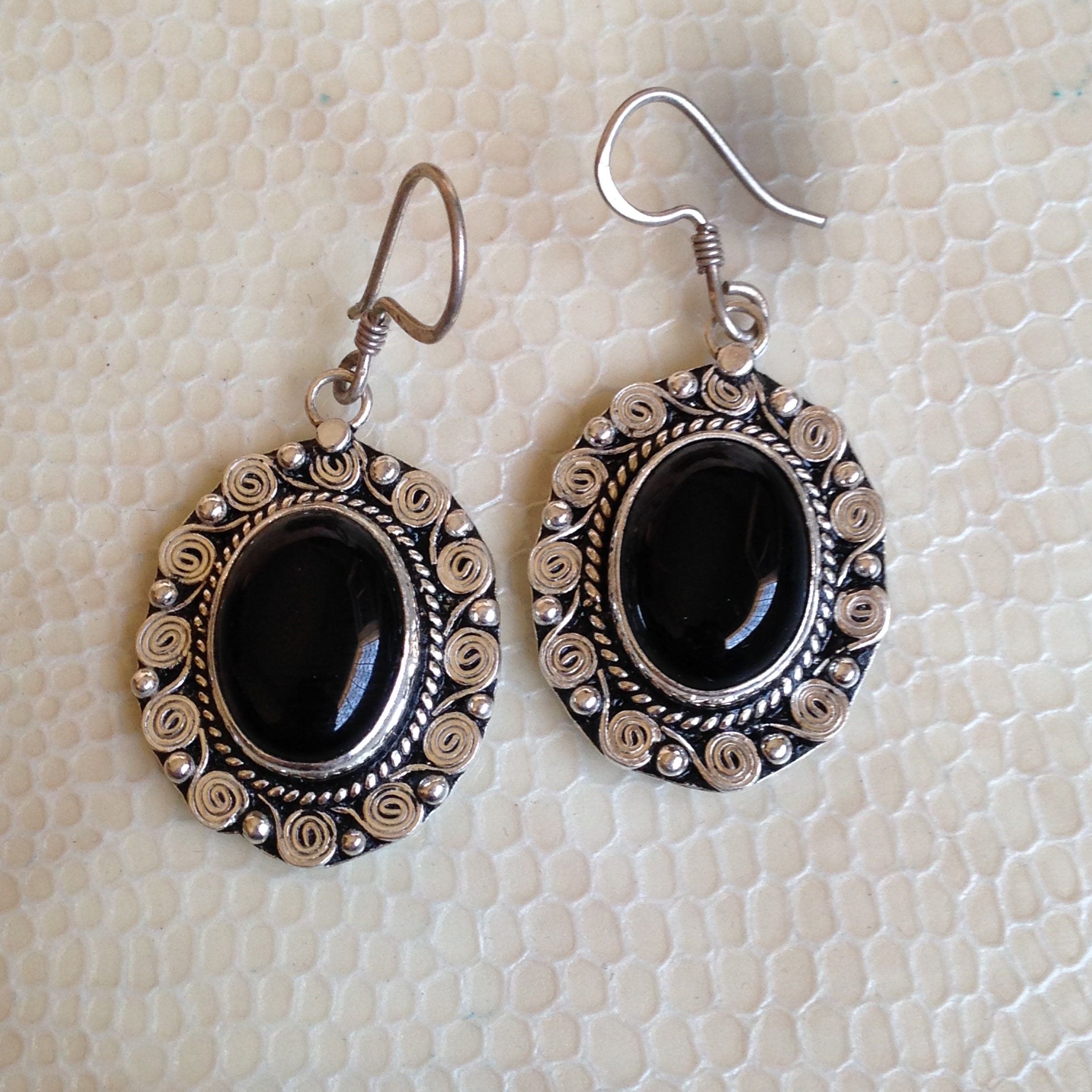 Handmade 999 Silver Touareg Earrings: Agate Berber Jewelry - Image 3