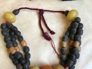 ancienne collier Antique et perles bois d'ébène, marocaine du vallée du draa