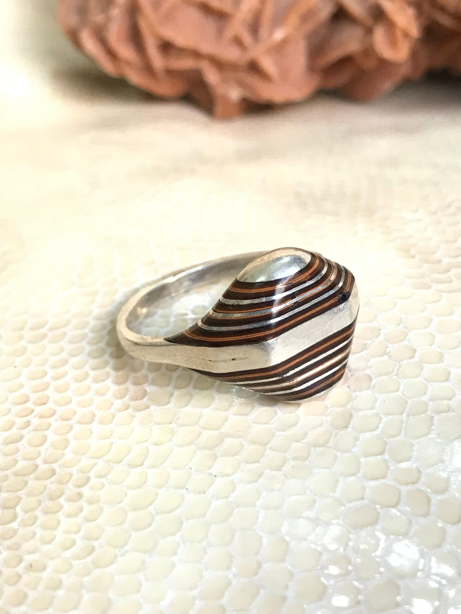 ancienne Bague Touareg en forme de diamant ébène et argent - Image 6