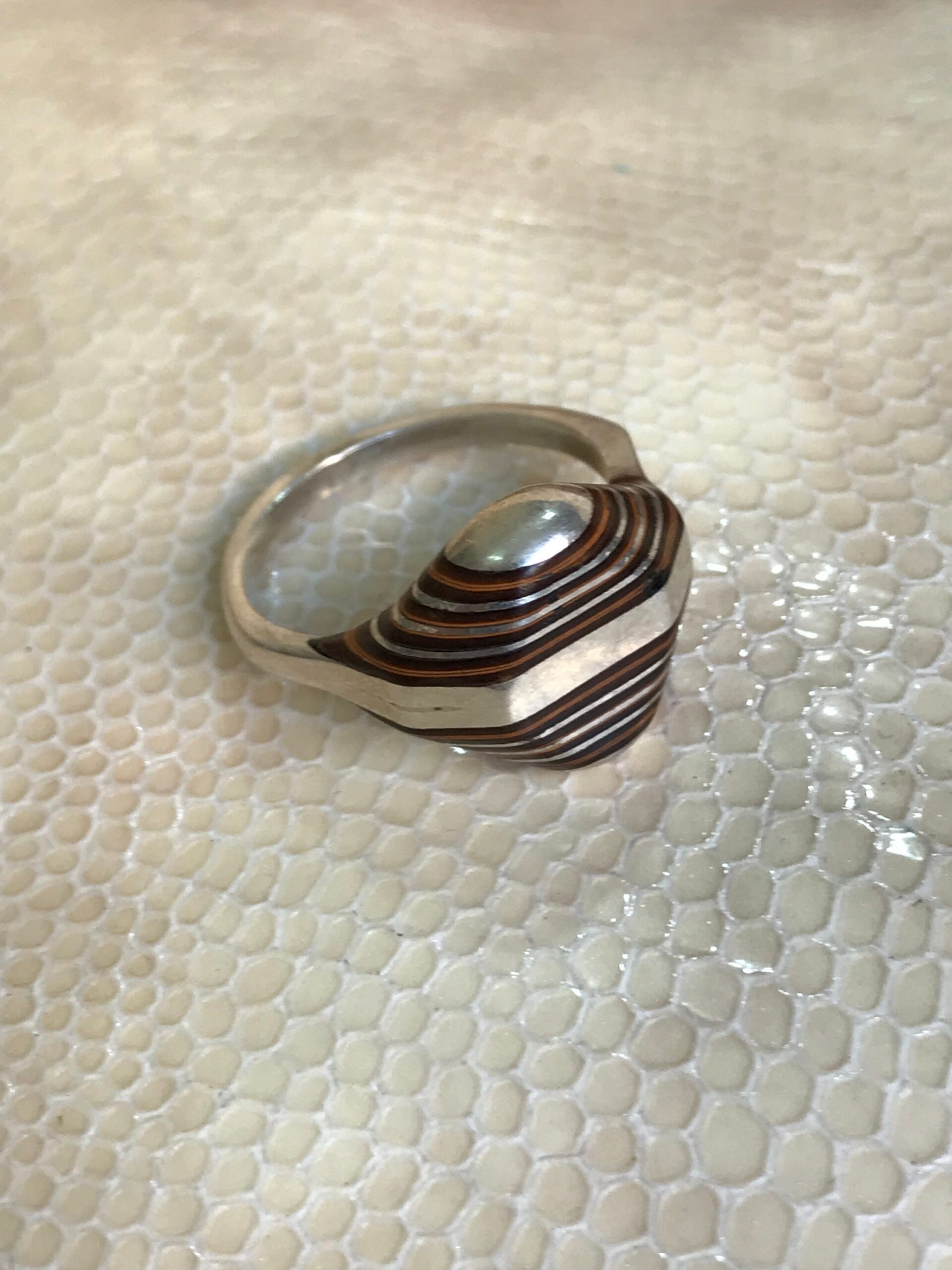 ancienne Bague Touareg en forme de diamant ébène et argent - Image 5