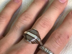 ancienne Bague Touareg en forme de diamant ébène et argent