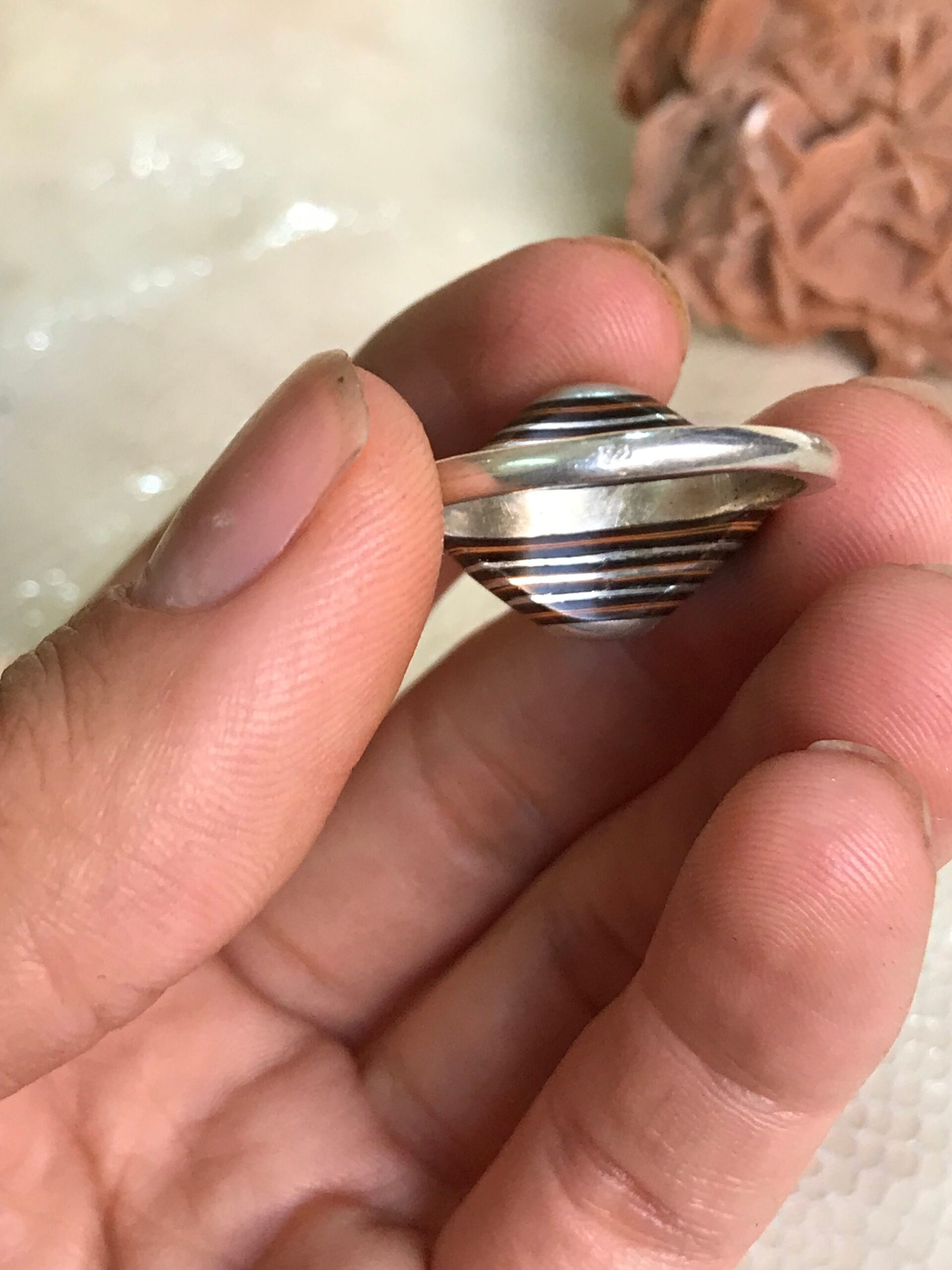 ancienne Bague Touareg en forme de diamant ébène et argent - Image 4