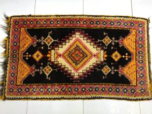 Vintage Berber Moroccan Wool Rug - Taznakht Small Rug (94x55cm)