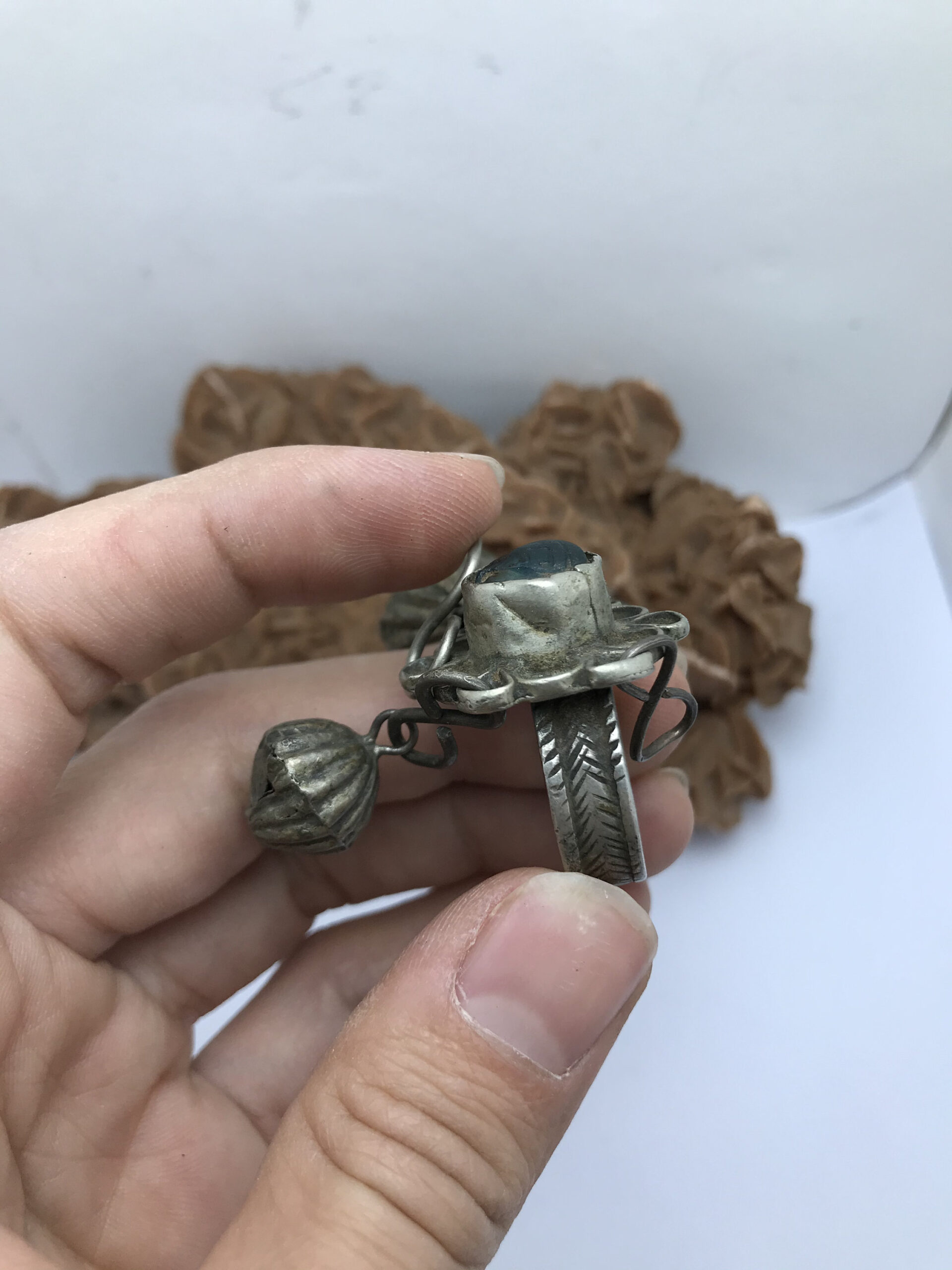 Vintage Berber Silver Ring: Moroccan Tribal Jewelry, Size 10 - Image 2