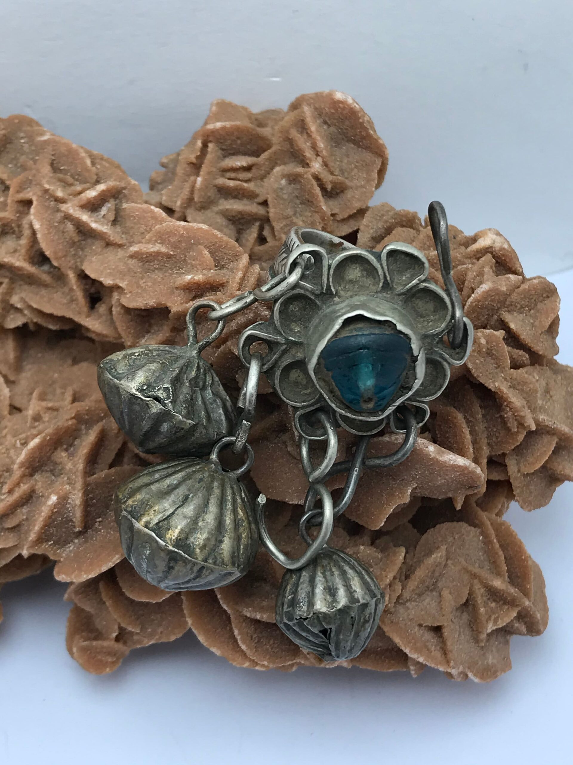 Vintage Berber Silver Ring: Moroccan Tribal Jewelry, Size 10 - Image 6