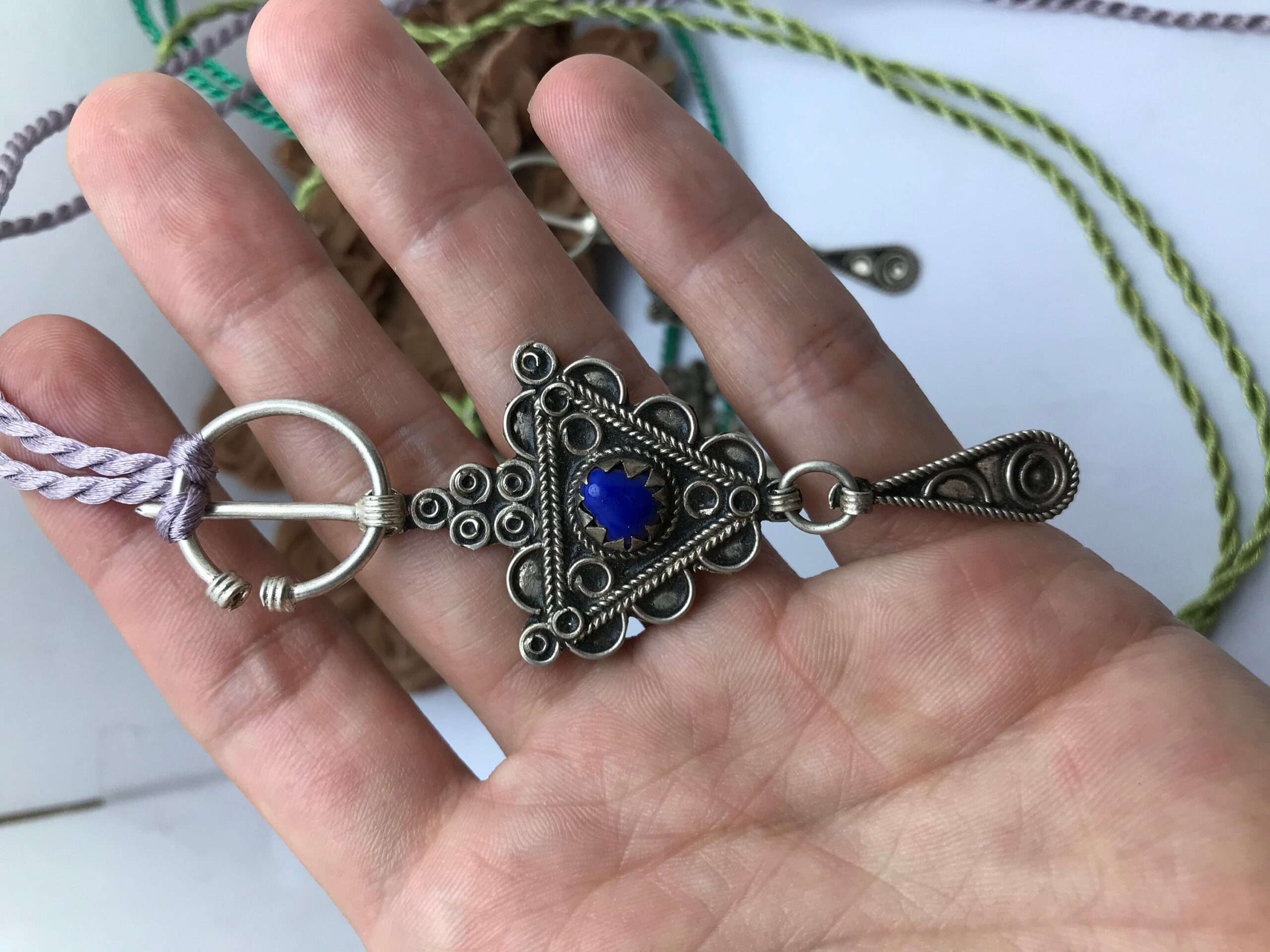 fibule collier pendentif argent fait a main, tiznit marocain artisanal - Image 3