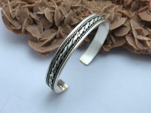 Handmade Touareg Silver Bracelet: Berber Ethnic Jewelry