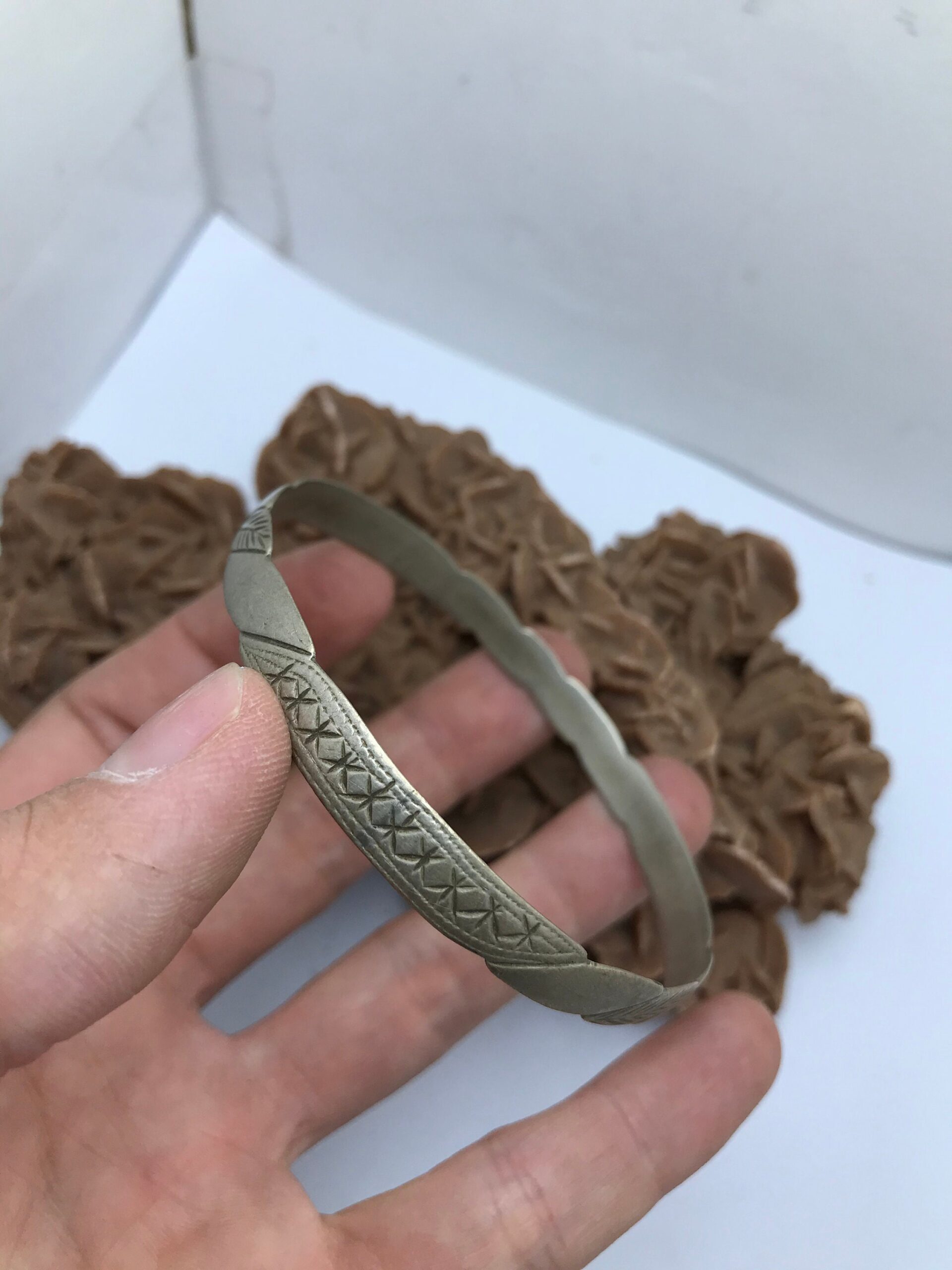 Vintage Touareg Silver Bracelet: Moroccan Berber Jewelry (6.7cm) - Image 3