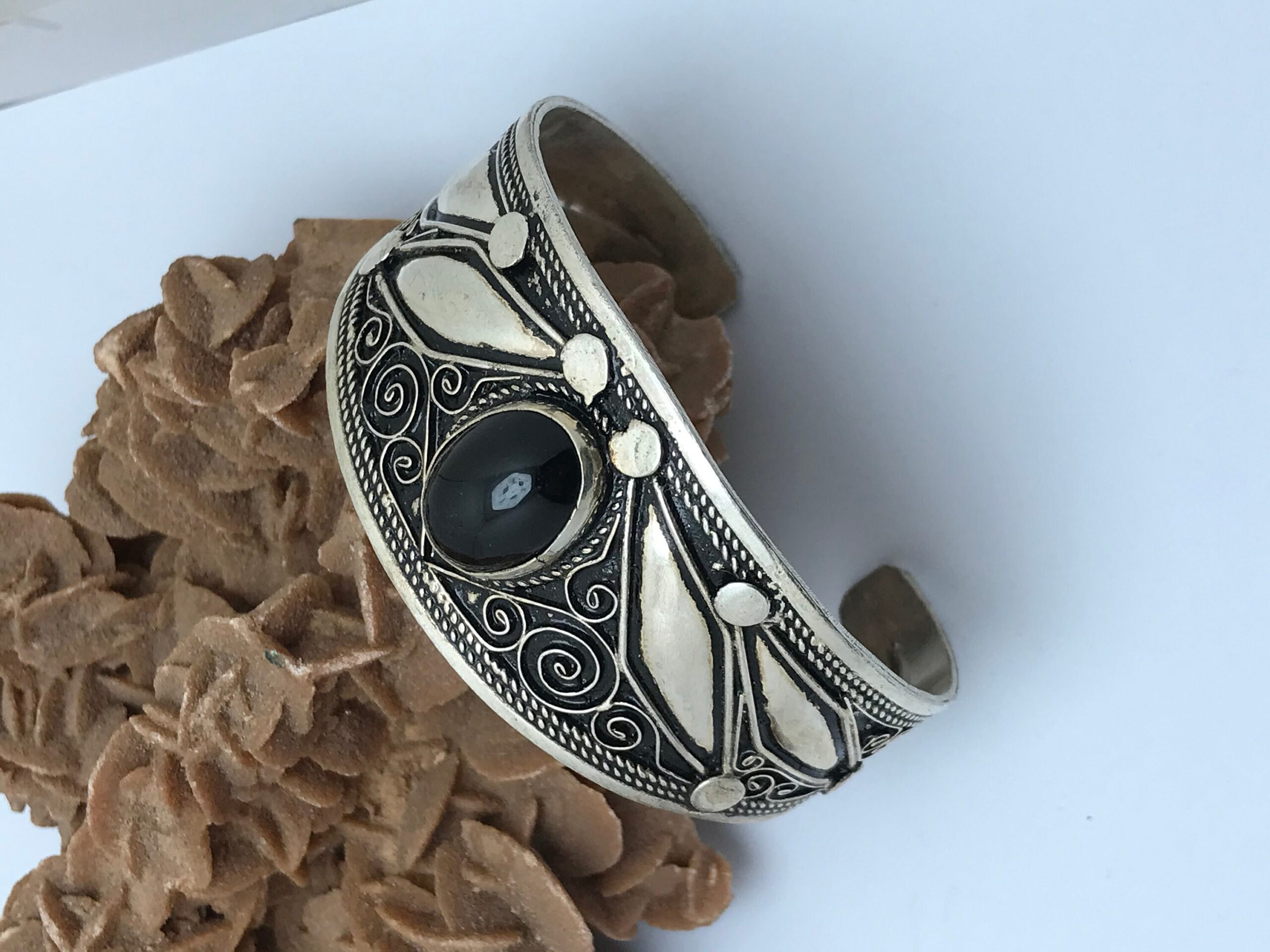 Handmade Sterling Silver Berber Cuff Bracelet: Black Onyx Filigree - Image 3