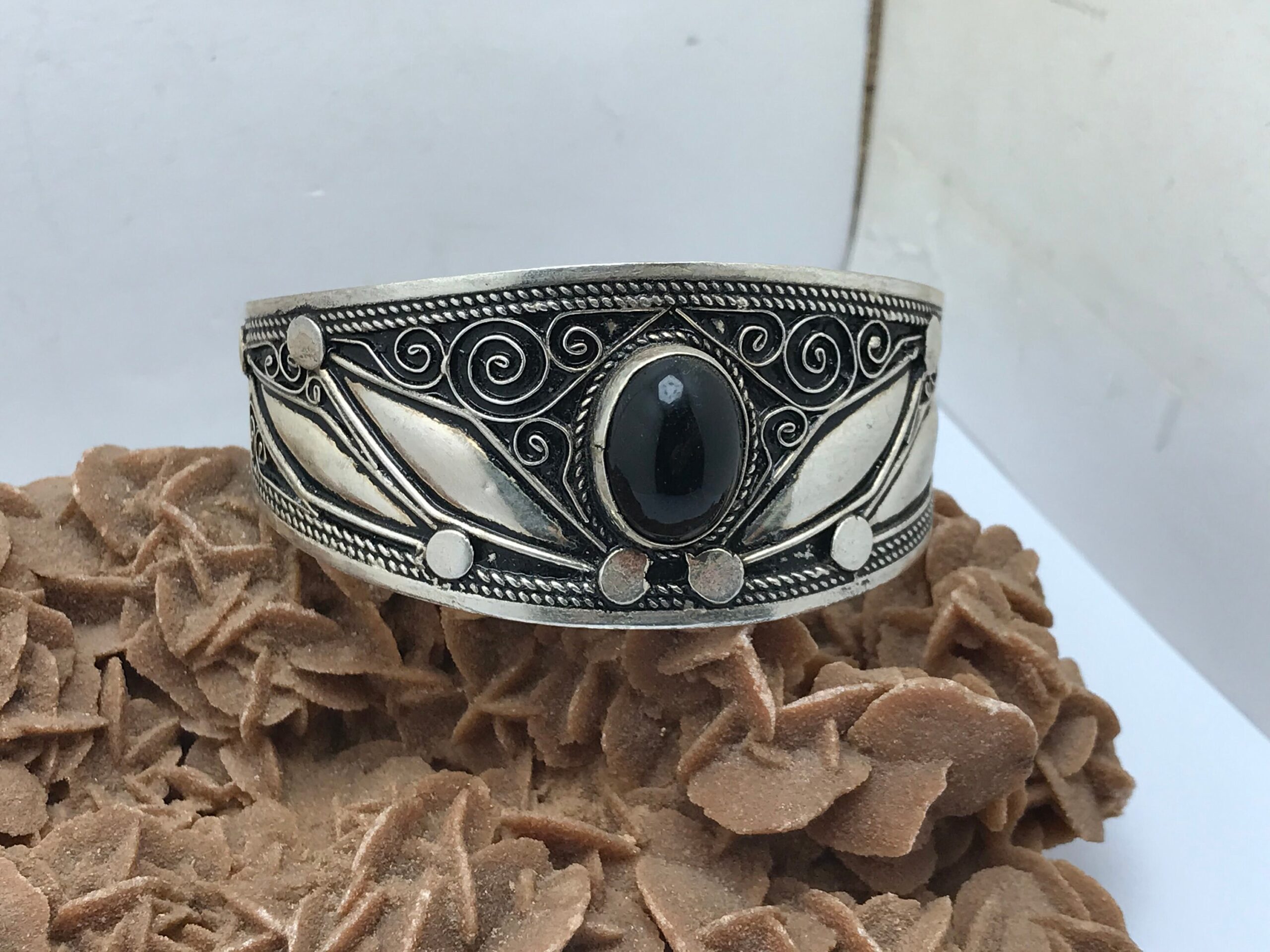 Handmade Sterling Silver Berber Cuff Bracelet: Black Onyx Filigree - Image 2