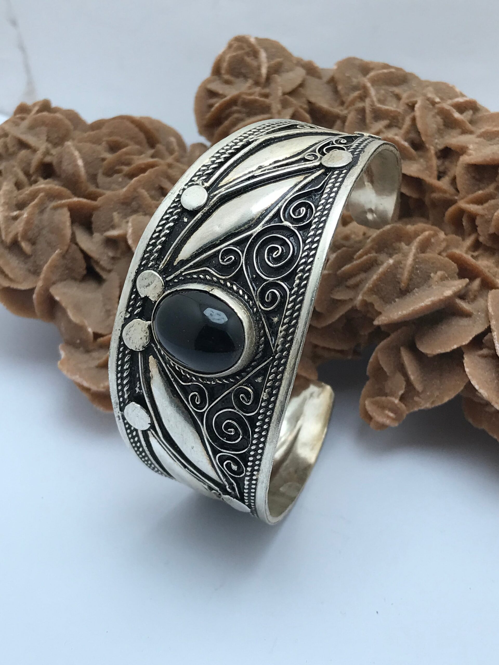 Handmade Sterling Silver Berber Cuff Bracelet: Black Onyx Filigree - Image 7