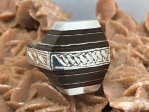 Handmade Tuareg Ebony Silver Ring: African Design