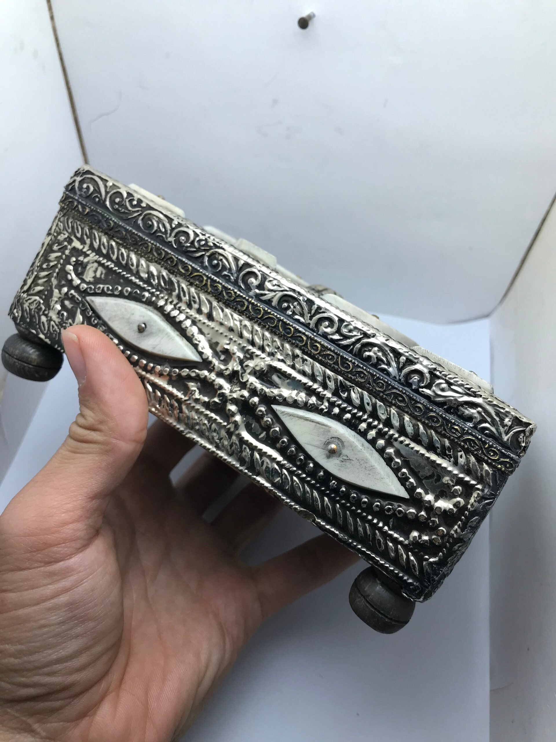 Vintage Ebony Wood Jewelry Box: Handmade Touareg Design - Image 3