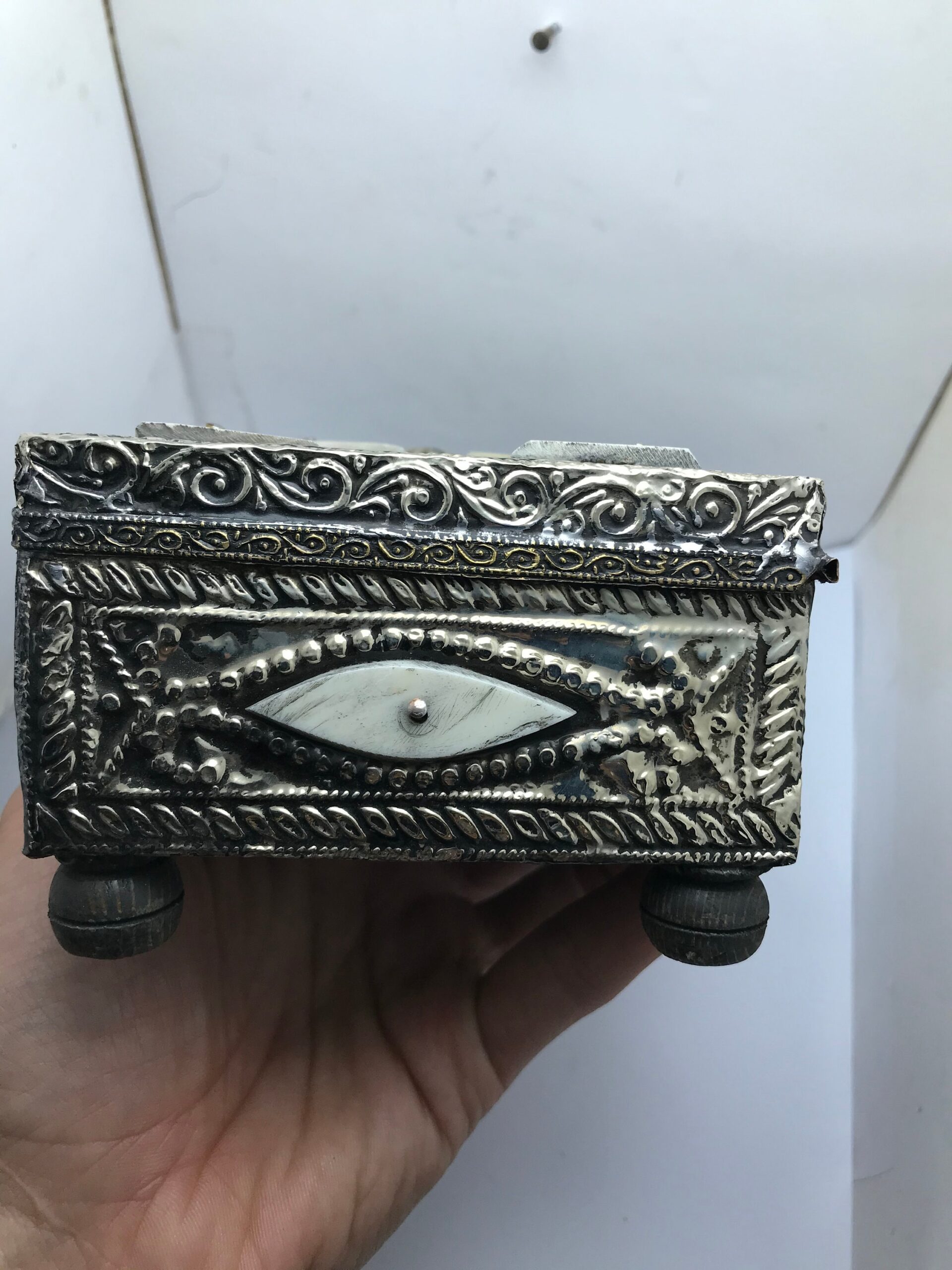 Vintage Ebony Wood Jewelry Box: Handmade Touareg Design - Image 4
