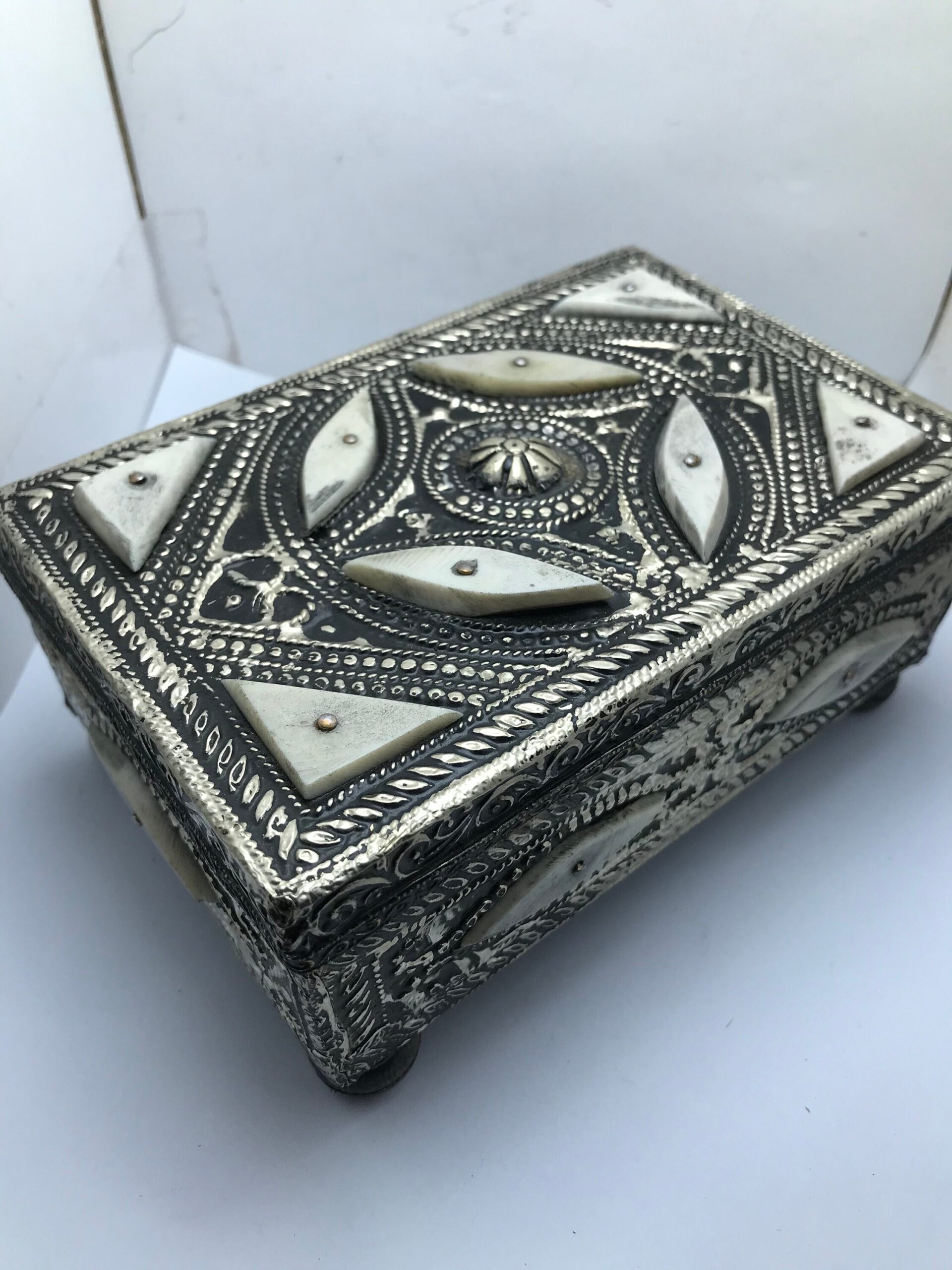 Vintage Ebony Wood Jewelry Box: Handmade Touareg Design - Image 7