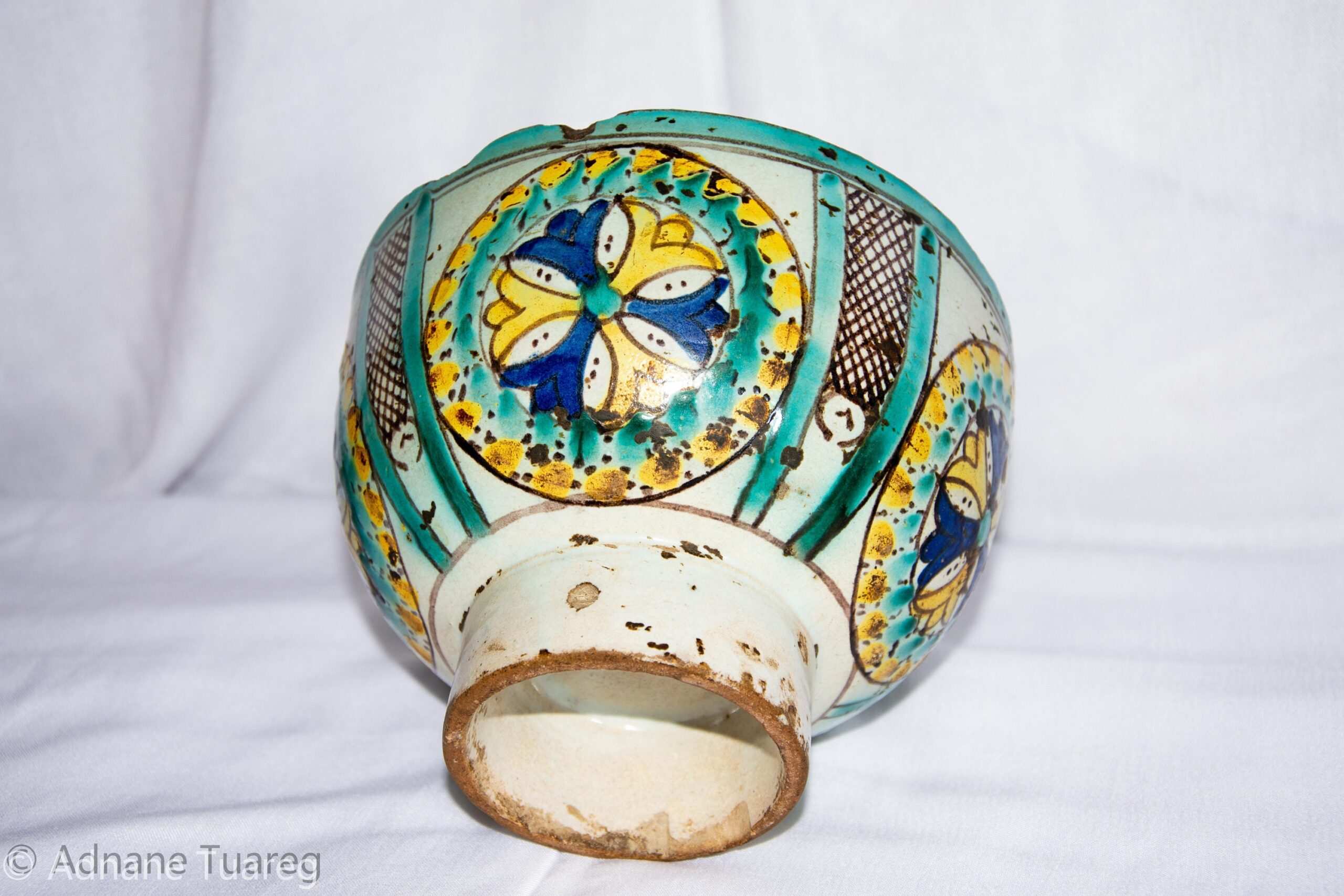 18th Century Moroccan Pottery Bowl: Fès Zlafa, Star Design - Image 5