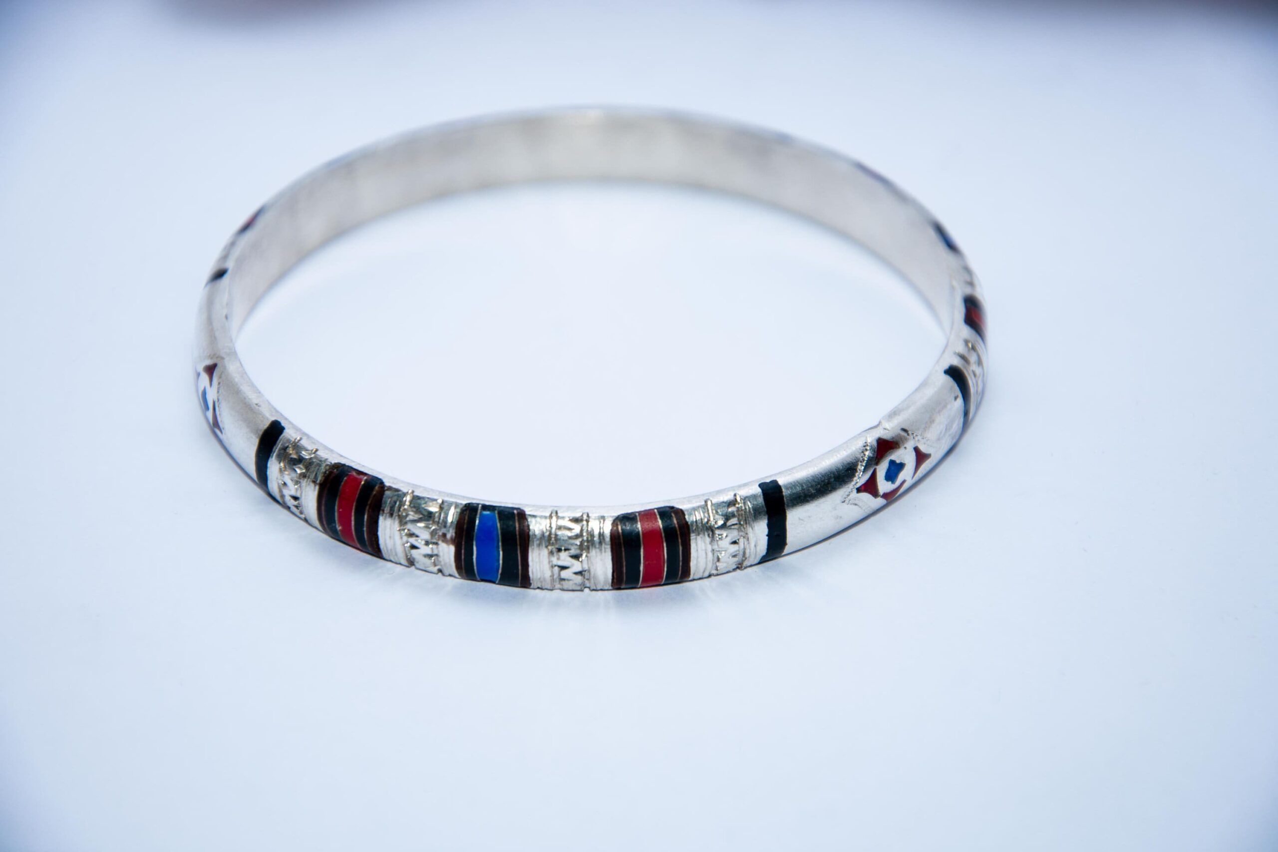bracelet touareg jonc graver a main, ethnique bijoux argent massif - Image 2