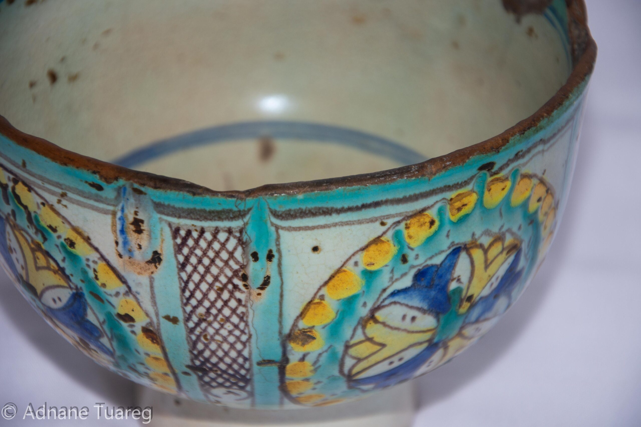 18th Century Moroccan Pottery Bowl: Fès Zlafa, Star Design - Image 6