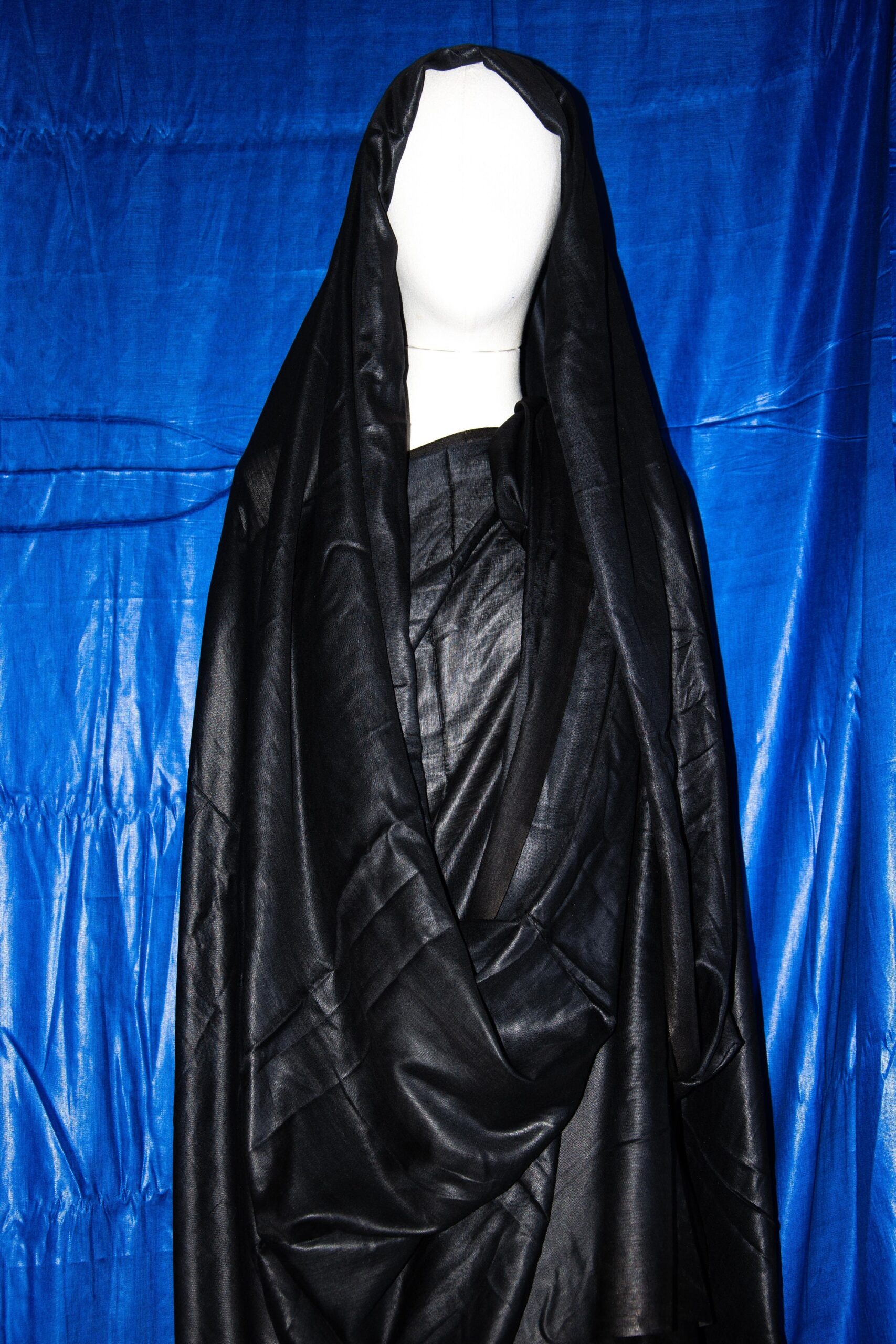 Tuareg Black Cotton Melhfa Dress: Traditional Scarf - Image 4