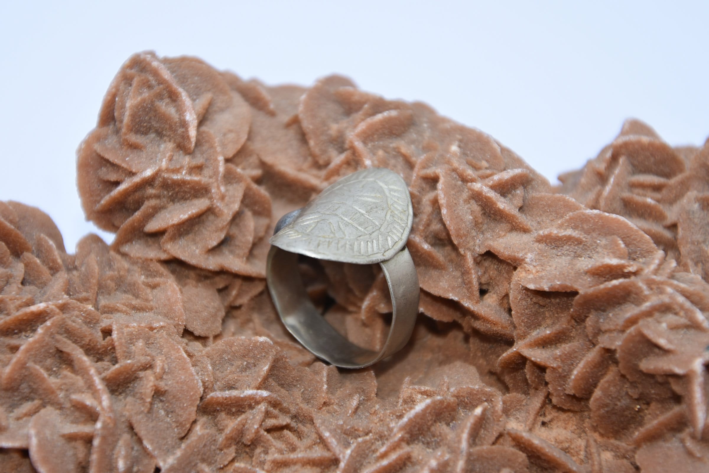 Antique Berber Silver Ring: Ait Atta Tribal Jewelry, Size 9 - Image 5