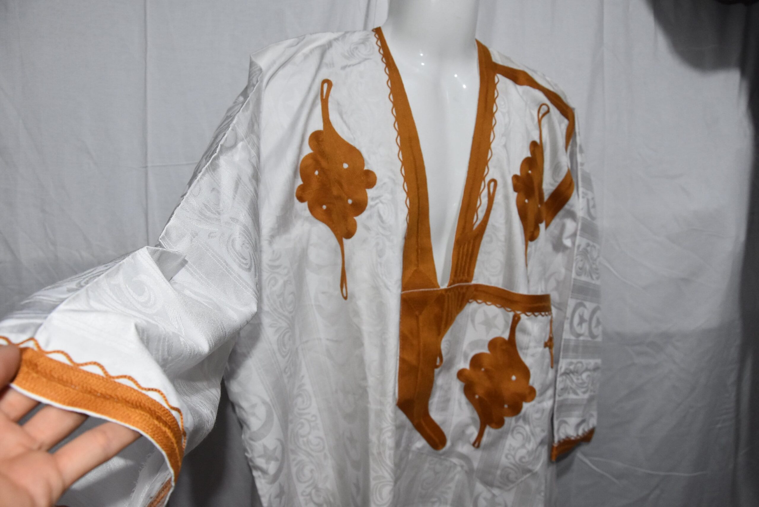 Hand Embroidered Cotton Tuareg Dress: Mauritanian Sahraoui Gandora - Image 3