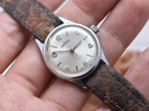 Vintage Roamer Swiss Watch 1960s - Medana Movment