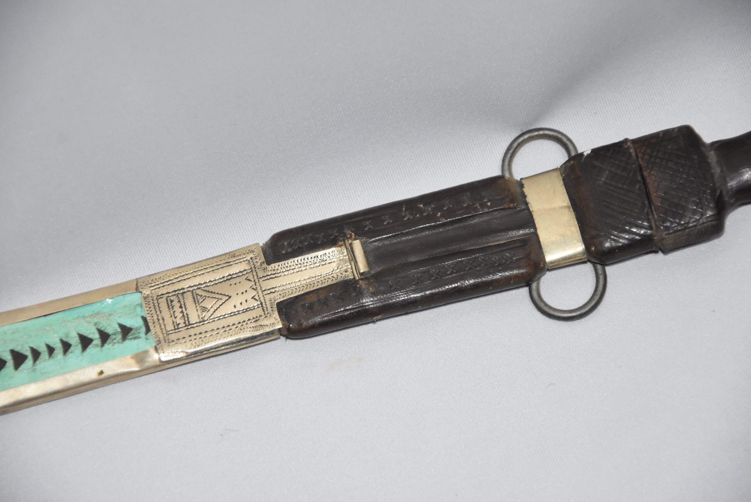Vintage Tuareg Dagger: Ethnic Handmade Craft - Image 6