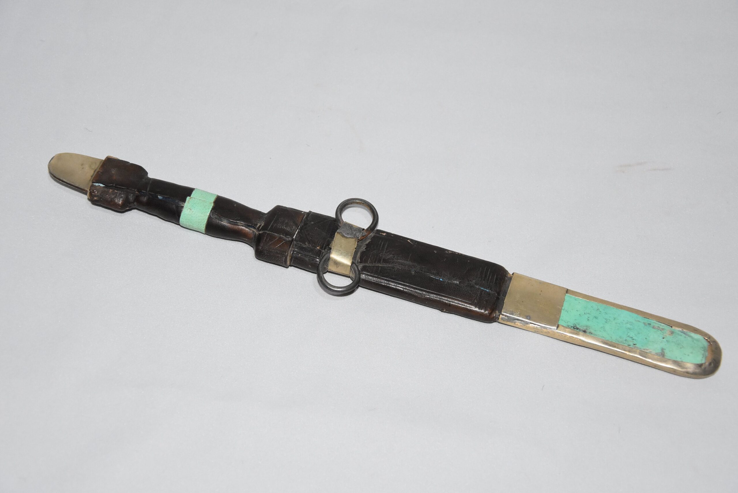 Vintage Tuareg Dagger: Ethnic Handmade Craft - Image 3
