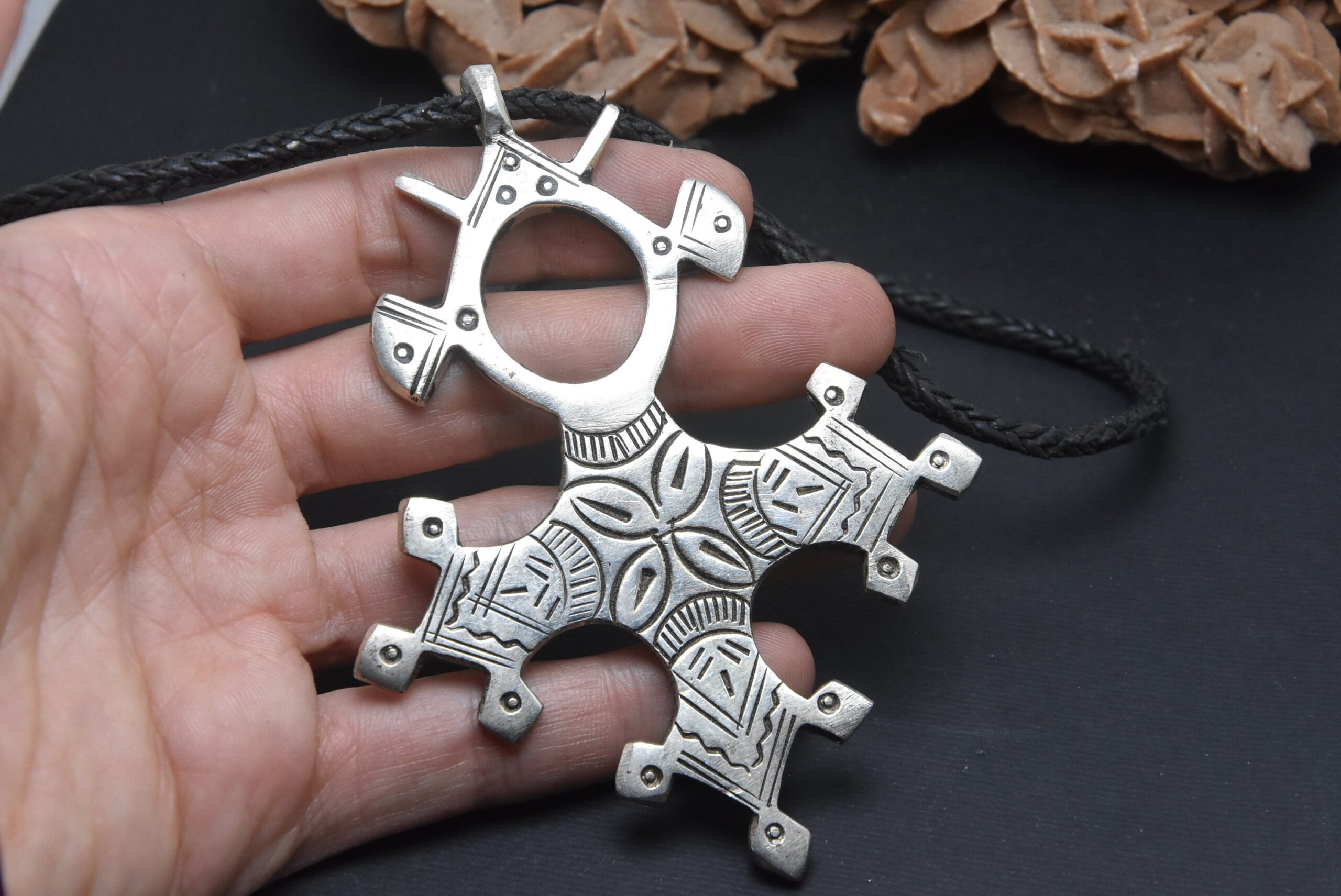 Handmade Touareg Cross Pendant: African Berber Jewelry - Image 3