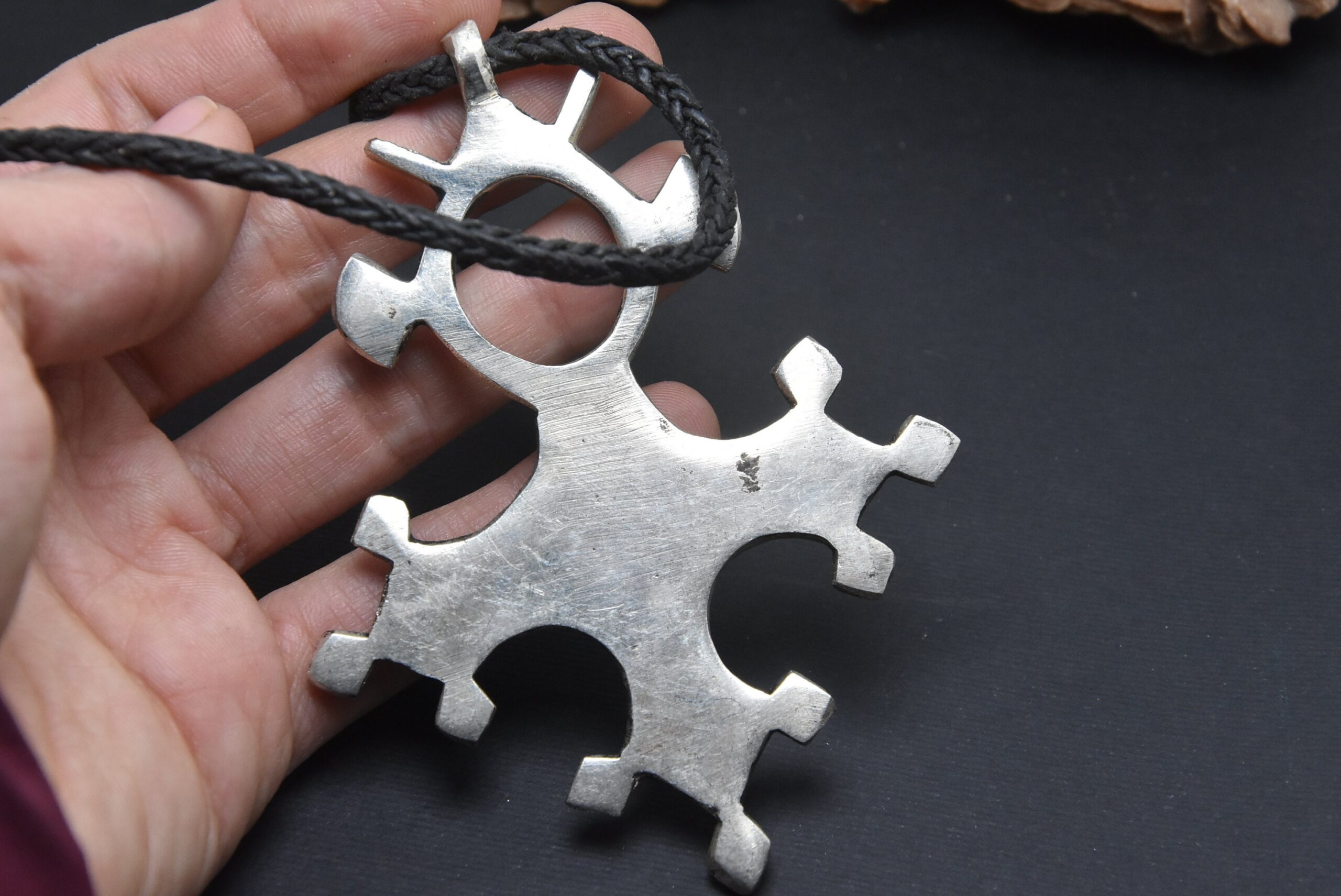 Handmade Touareg Cross Pendant: African Berber Jewelry - Image 4