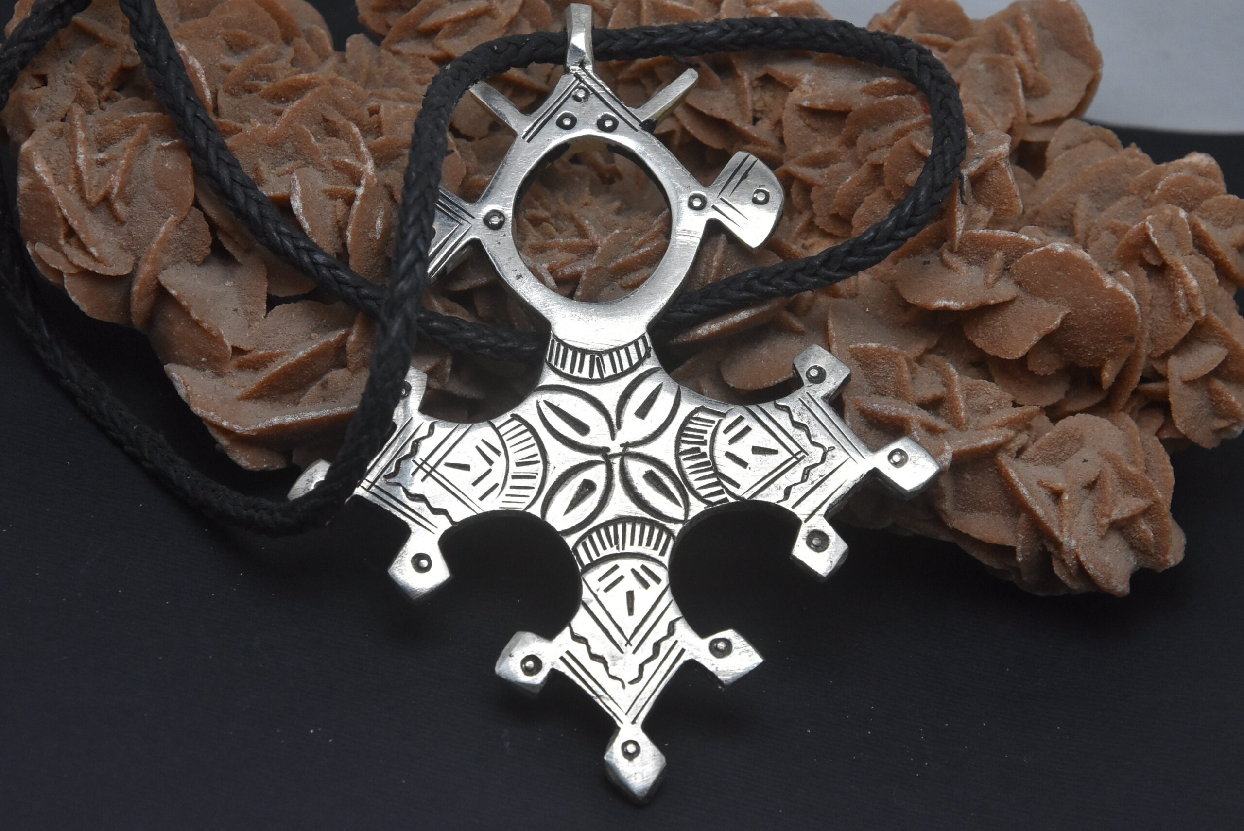 Handmade Touareg Cross Pendant: African Berber Jewelry - Image 5
