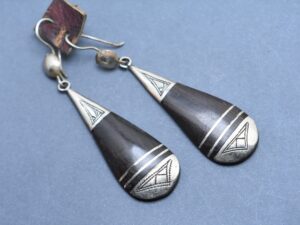 Boucles d’oreilles ébène modernes Touareg, ebony tuareg earrings, african