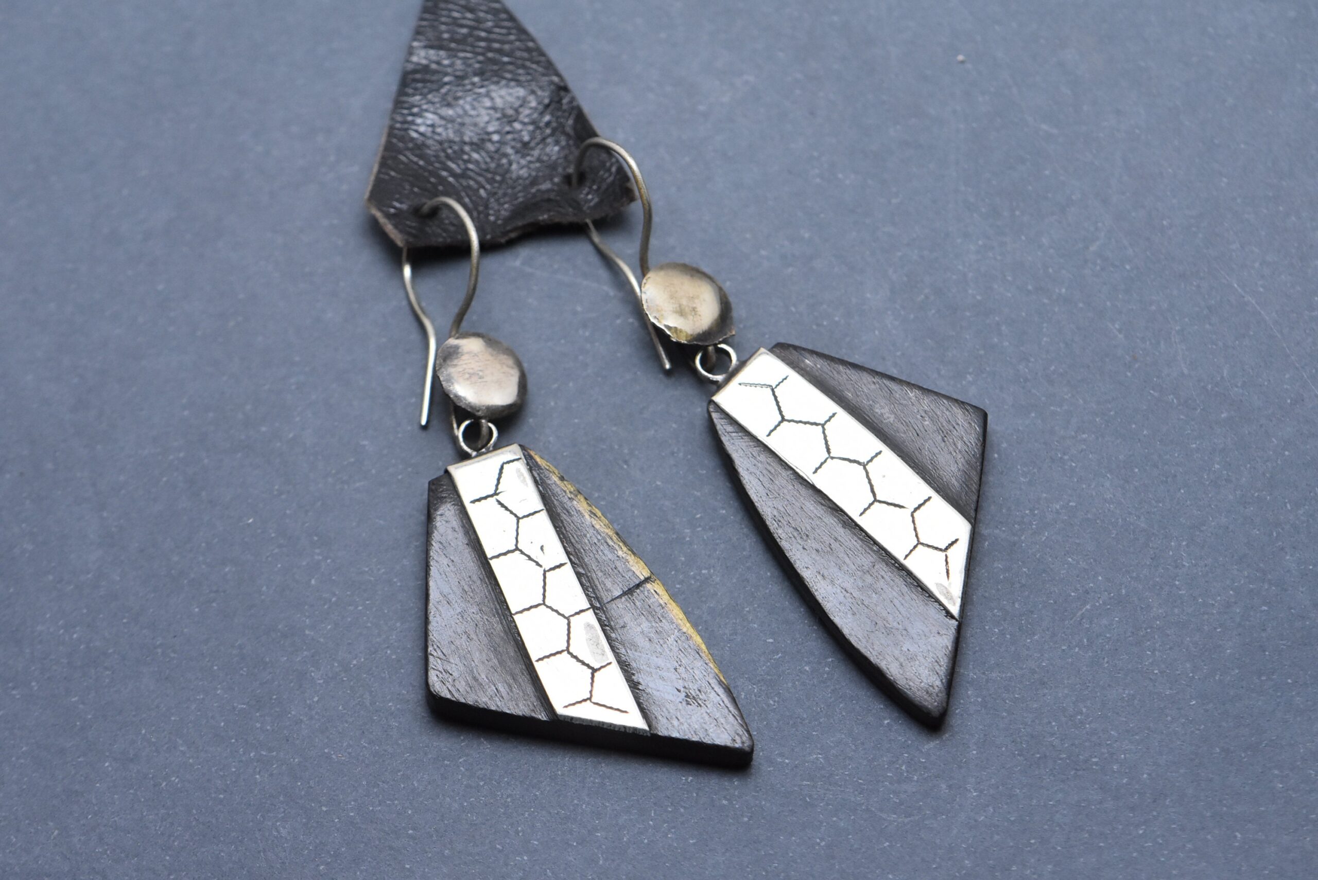 Handmade Tuareg Ebony Earrings: Berber Silver Ethnic Jewelry - Image 5