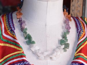 Marocain bijoux, collier pierre africain naturel fait par main des artisan de tiznit maroc
