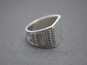 Vintage Berber Silver Ring: Moroccan Ethnic Jewelry, Size 10