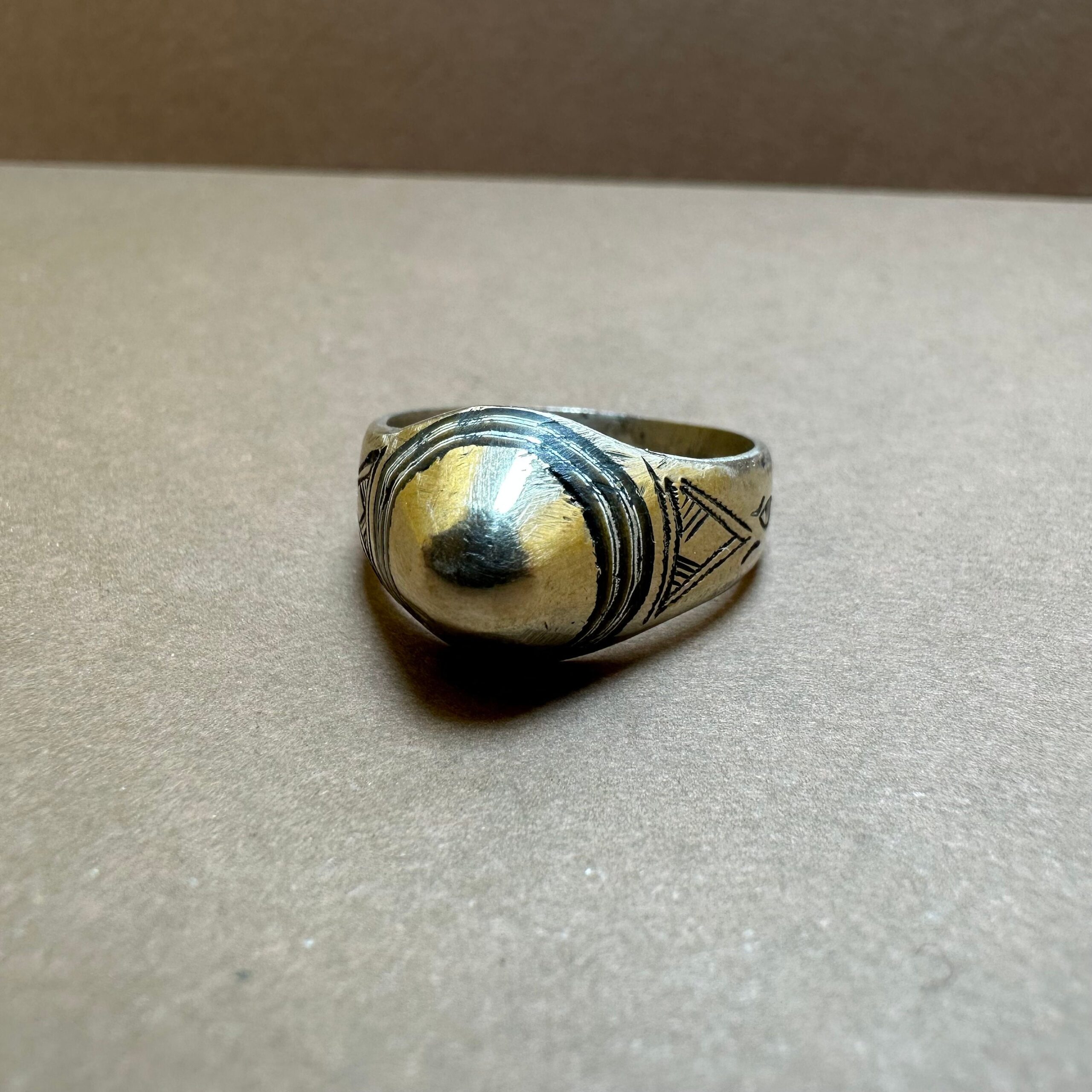 Handmade Touareg Silver Ebony Ring: Berber Ethnic Jewelry - Image 2