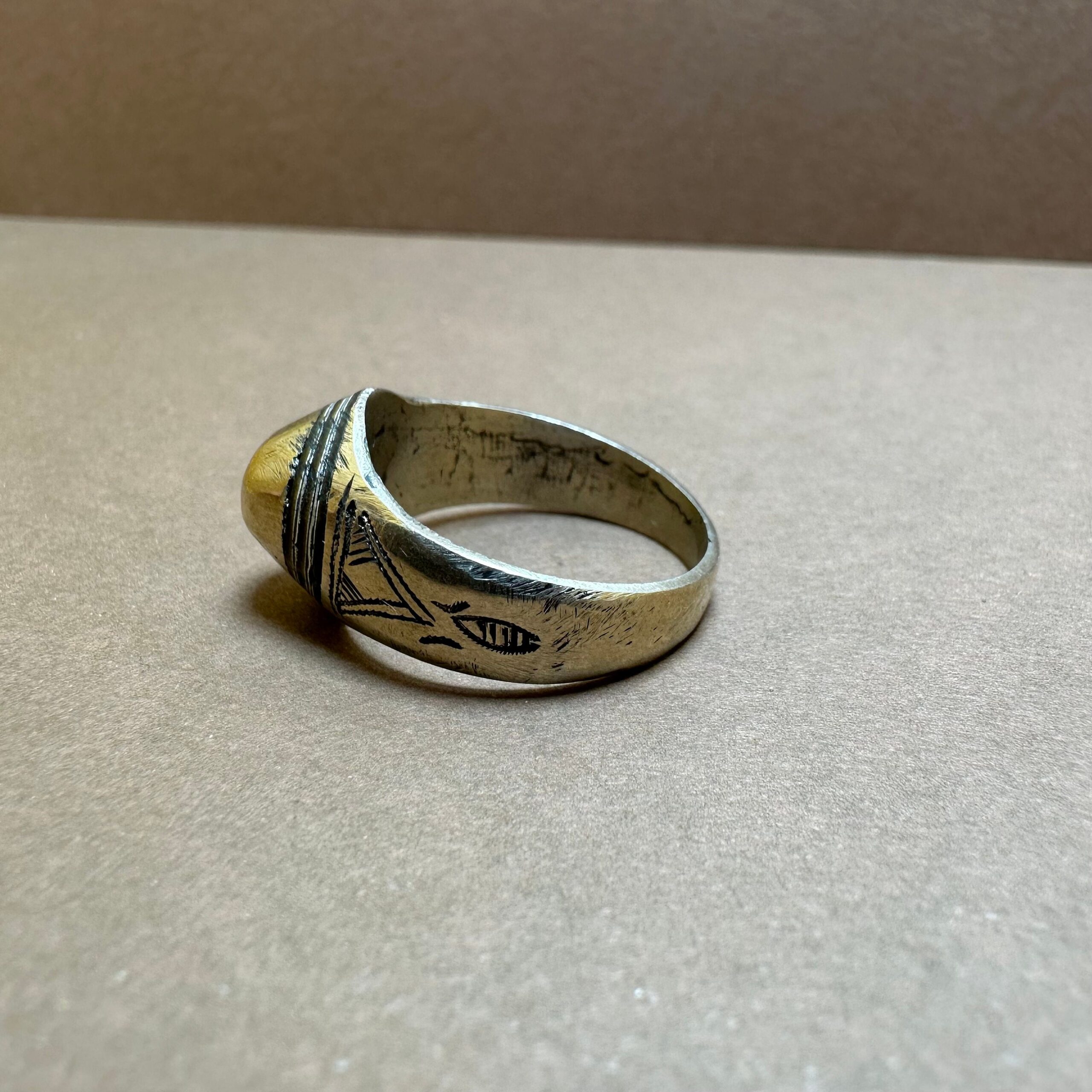Handmade Touareg Silver Ebony Ring: Berber Ethnic Jewelry - Image 3