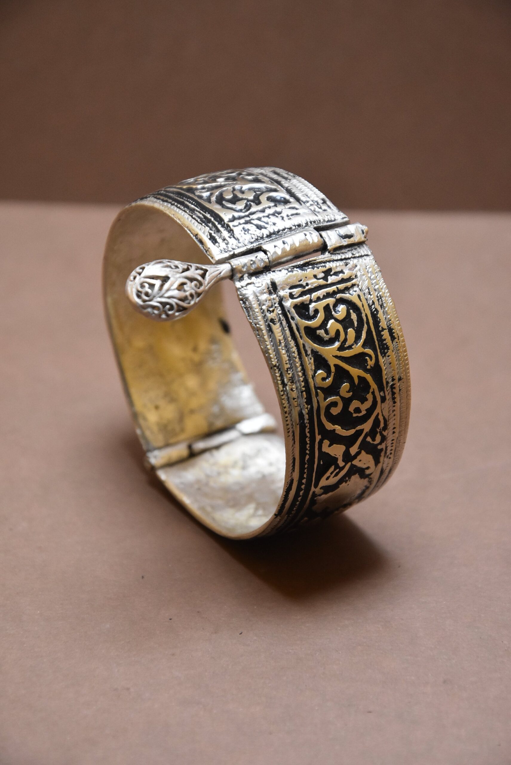Berber Silver Bracelet: Moroccan Ethnic Tribal Jewelry - Image 3