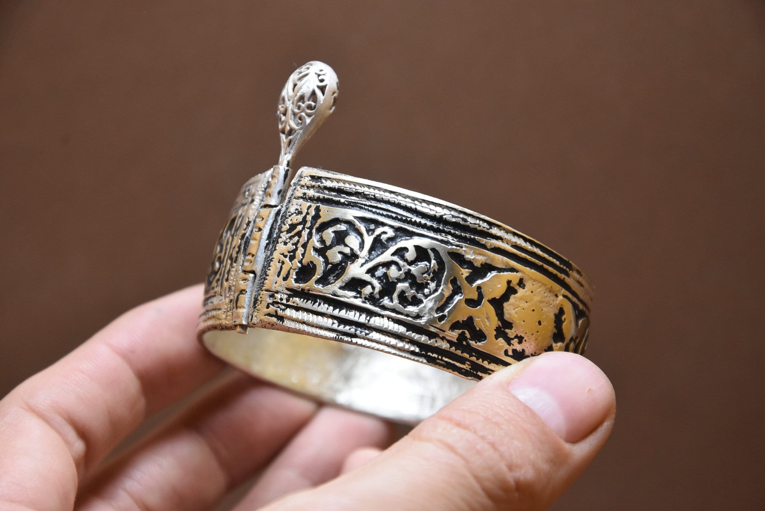 Berber Silver Bracelet: Moroccan Ethnic Tribal Jewelry - Image 4