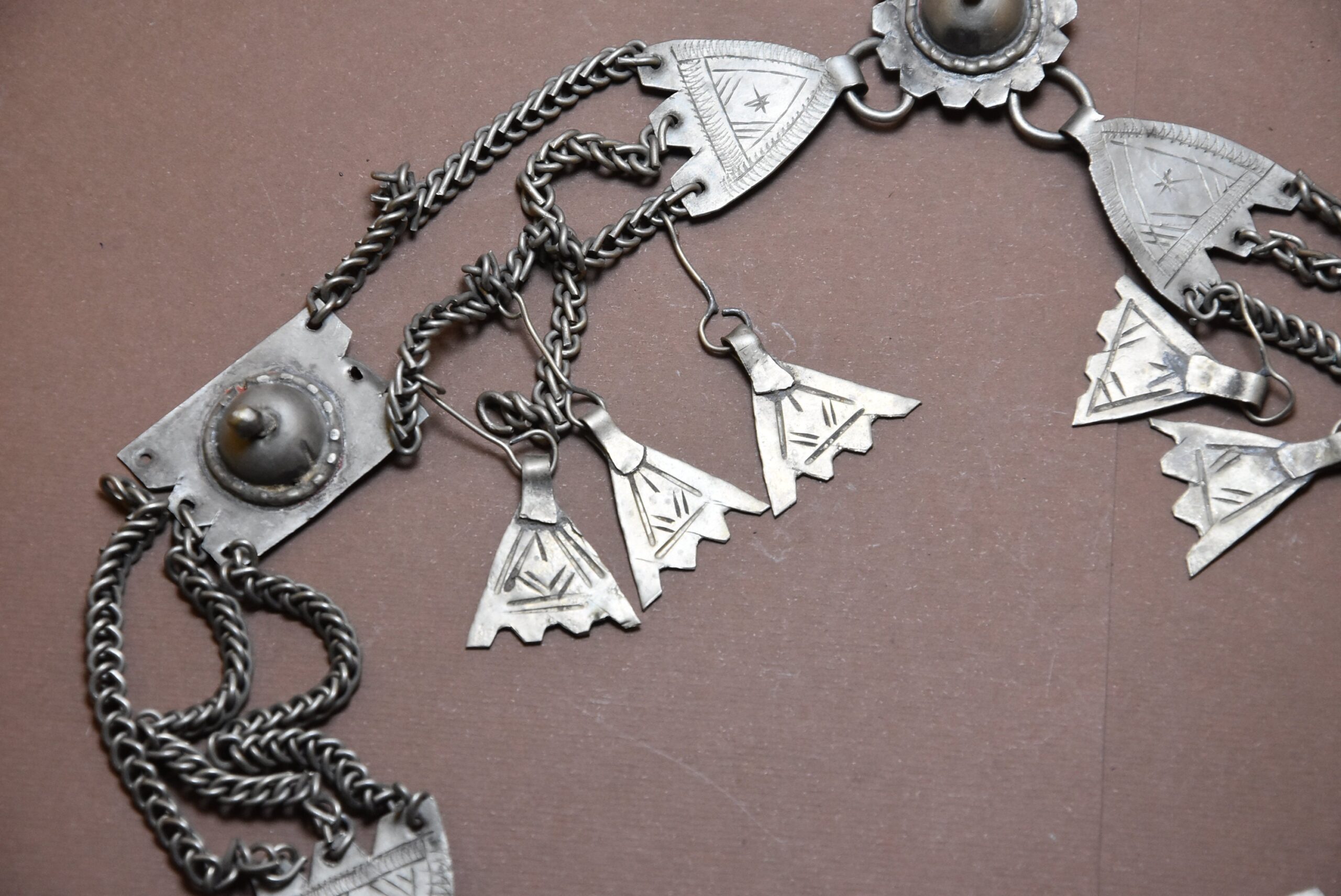 Ornement en berbère Ait Atta casque ou de la tête. Au début du 20ème siècle, objet de collection, ethnique jewelry silver - Image 3