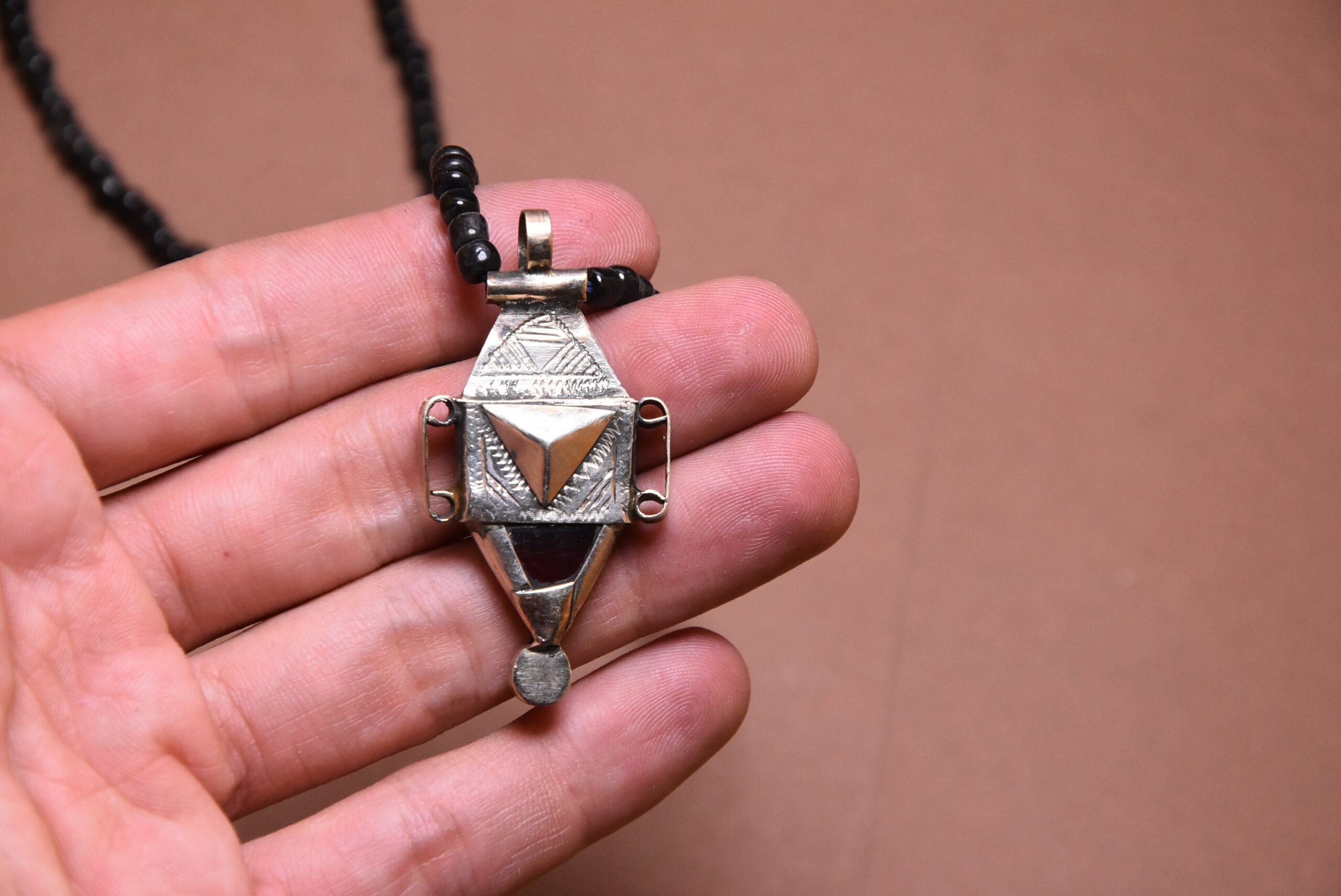 Handmade Tuareg Silver Pendant Necklace: Ethnic Berber Jewelry - Image 4