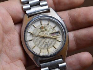 Vintage ORIENT Watch Automatic 21 Jewels Water Resistant day date