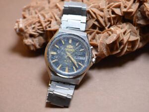 Vintage ORIENT Watch Automatic 21 Jewels Water Resistant day date